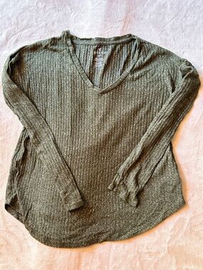AE Olive Green Ribbed V-Neck Long Sleeve Top
